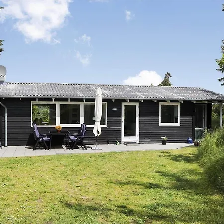 Tv1414-tversted-strand-fyrrevej-15-a * Terpet