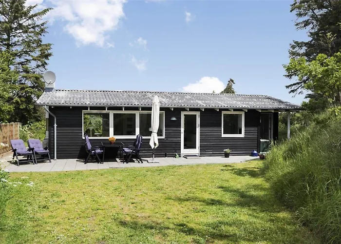 Tv1414-tversted-strand-fyrrevej-15-a * Terpet